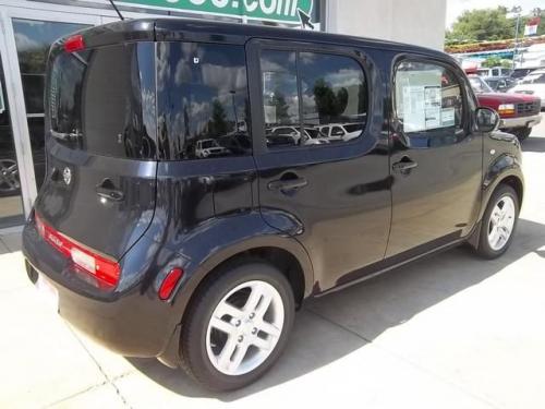 Photo of a 2010-2014 Nissan Cube in Sapphire Black (paint color code B20)