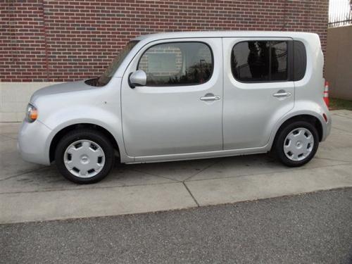 Photo of a 2012-2014 Nissan Cube in Brilliant Silver (paint color code K23)