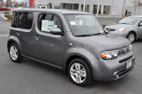 Photo of a 2012-2014 Nissan Cube in Gun Metallic (paint color code KAD)