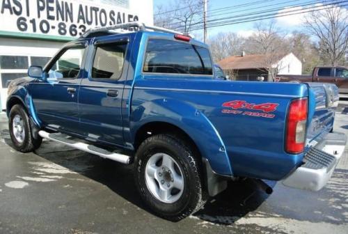 Photo of a 2001-2004 Nissan Frontier in Electric Blue (paint color code BX7)