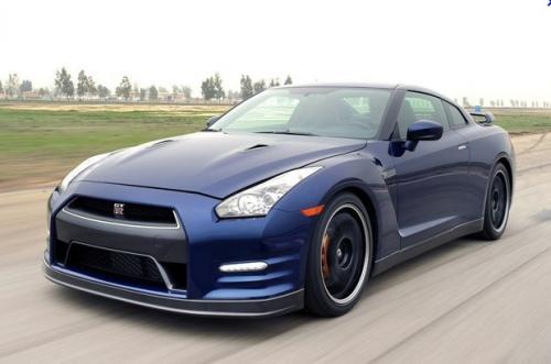 Photo of a 2012-2019 Nissan GT-R in Deep Blue Pearl (paint color code RAY)