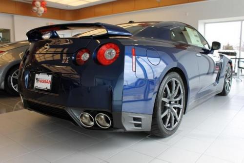 Photo of a 2012-2019 Nissan GT-R in Deep Blue Pearl (paint color code RAY)