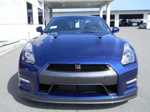 Photo of a 2012-2019 Nissan GT-R in Deep Blue Pearl (paint color code RAY)