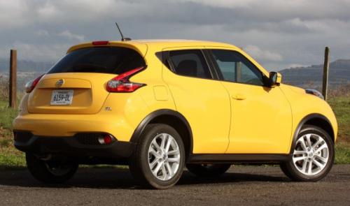 Photo of a 2015-2017 Nissan Juke in Solar Yellow (paint color code EAV)