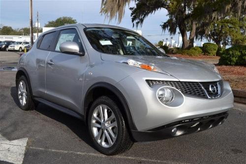 Photo of a 2013-2017 Nissan Juke in Brilliant Silver (paint color code K23)