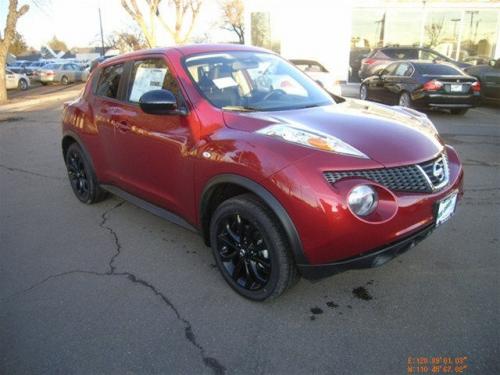 Photo of a 2011-2017 Nissan Juke in Cayenne Red (paint color code NAH)