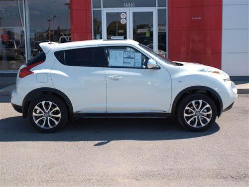 Photo of a 2011-2012 Nissan Juke in White Pearl (paint color code QX1)