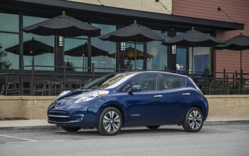 Photo of a 2016-2017 Nissan Leaf in Deep Blue Pearl (paint color code RAY)