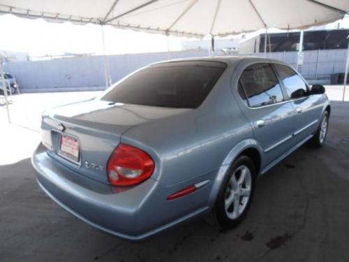 Photo of a 2000-2001 Nissan Maxima in Satin Blue Pearl (paint color code BV3)