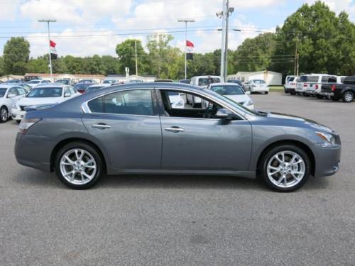 Photo of a 2014 Nissan Maxima in Gun Metallic (paint color code KAD)