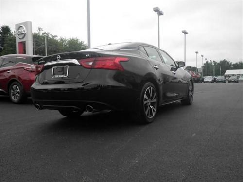 Photo of a 2016-2023 Nissan Maxima in Super Black (paint color code XGS)