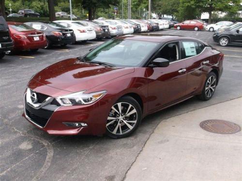 Photo of a 2016-2017 Nissan Maxima in Coulis Red (paint color code NAW)