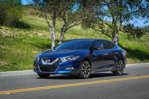 Photo of a 2016-2023 Nissan Maxima in Deep Blue Pearl (paint color code RAY)