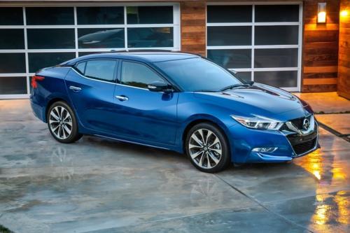 Photo of a 2016-2023 Nissan Maxima in Deep Blue Pearl (paint color code RAY)