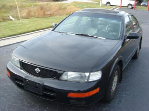 Photo of a 1995-1999 Nissan Maxima in Super Black (paint color code KH3)