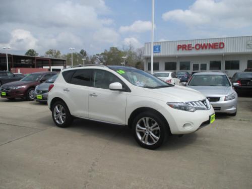 Photo of a 2009-2011 Nissan Murano in Glacier Pearl (paint color code QX1)