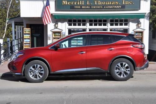 Photo of a 2015-2020 Nissan Murano in Cayenne Red Metallic (paint color code NAH)