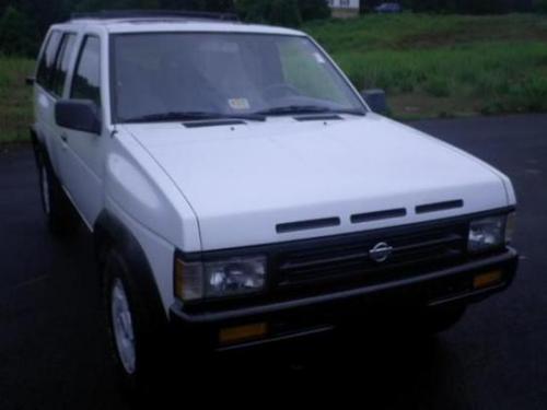 Photo of a 1989-1995 Nissan Pathfinder in Vail White (paint color code 531)