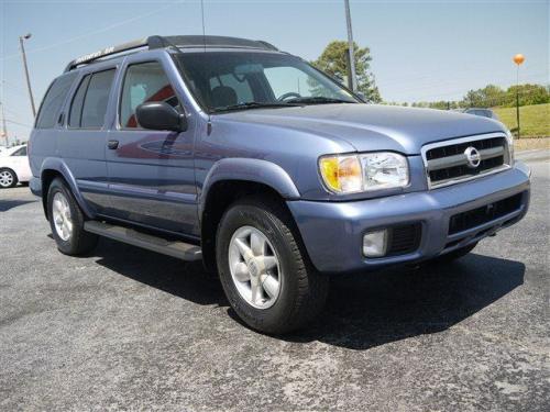 Photo of a 1999-2002 Nissan Pathfinder in Bayshore Blue (paint color code BV6)