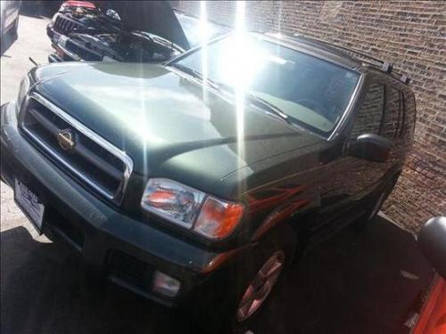 Photo of a 1999-2000 Nissan Pathfinder in Sequoia Green Metallic (paint color code JV0)