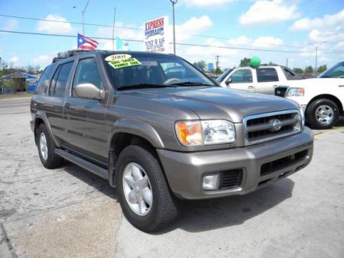 Photo of a 2001-2002 Nissan Pathfinder in Bronzed Gray (paint color code KX0)