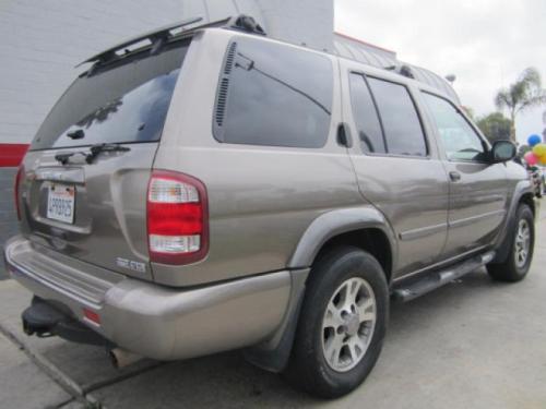 Photo of a 2001-2002 Nissan Pathfinder in Bronzed Gray (paint color code KX0)