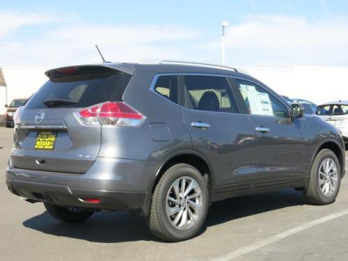 Photo of a 2014-2020 Nissan Rogue in Gun Metallic (paint color code KAD)