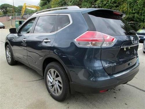 Photo of a 2014 Nissan Rogue in Graphite Blue (paint color code RAQ)