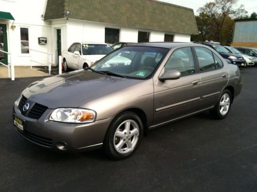 Photo of a 2004-2006 Nissan Sentra in Bronze Shimmer (paint color code C14)