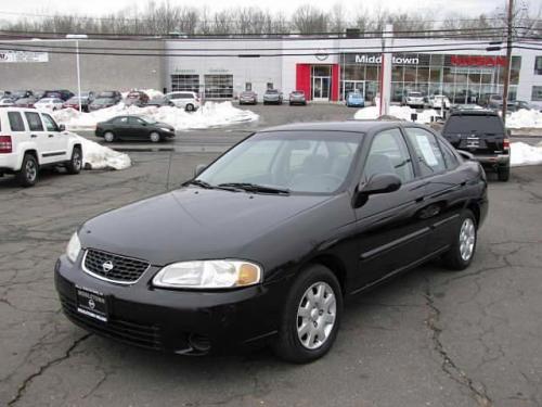 Photo of a 2000-2006 Nissan Sentra in Blackout (paint color code KH3)