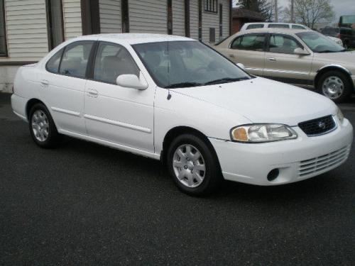 Photo of a 2001-2006 Nissan Sentra in Cloud White (paint color code QM1)