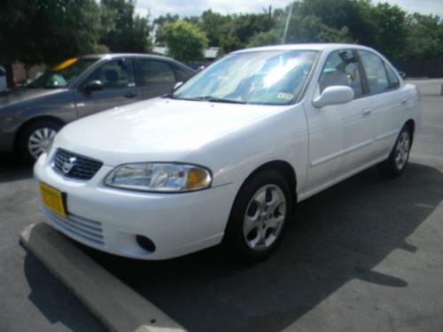 Photo of a 2001-2006 Nissan Sentra in Cloud White (paint color code QM1)