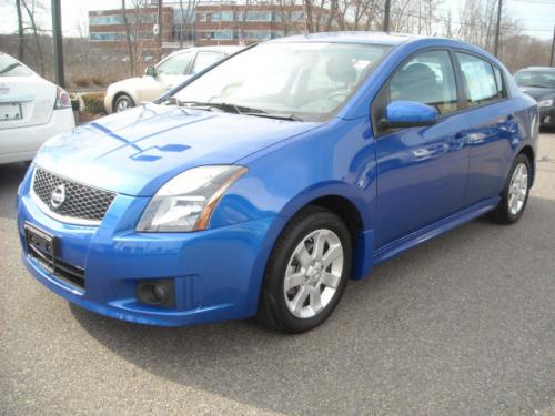 Photo of a 2009-2012 Nissan Sentra in Metallic Blue (paint color code B17)