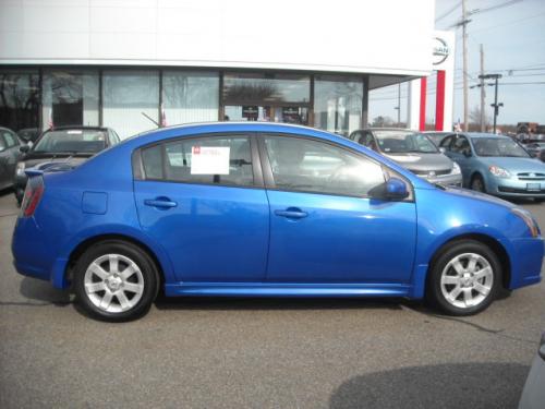 Photo of a 2009-2012 Nissan Sentra in Metallic Blue (paint color code B17)