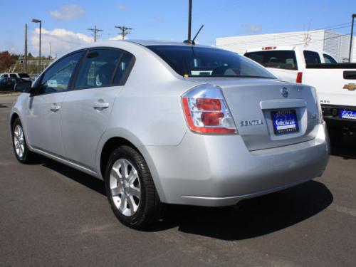 Photo of a 2007-2012 Nissan Sentra in Brilliant Silver (paint color code K23)