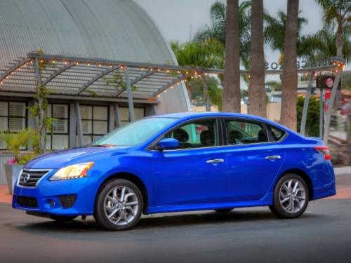 Photo of a 2013-2015 Nissan Sentra in Metallic Blue (paint color code B17)