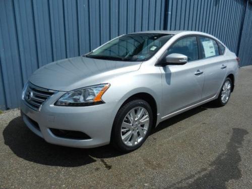 Photo of a 2013-2019 Nissan Sentra in Brilliant Silver Metallic (paint color code K23)