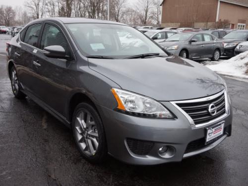 Photo of a 2015-2019 Nissan Sentra in Gun Metallic (paint color code KAD)