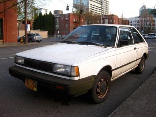 Photo of a 1987-1990 Nissan Sentra in Vail White (paint color code 531)