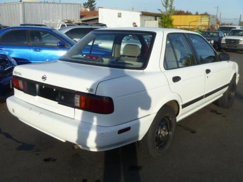 Photo of a 1991-1994 Nissan Sentra in Vail White (paint color code 531)