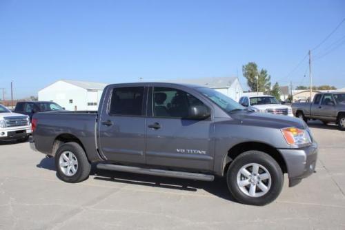 Photo of a 2013-2015 Nissan Titan in Gun Metallic (paint color code KAD)