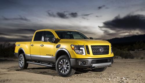 Photo of a 2016-2018 Nissan Titan in SolarFlare Yellow (paint color code EAZ)