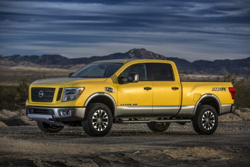 Photo of a 2016-2018 Nissan Titan in SolarFlare Yellow (paint color code EAZ)