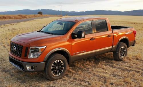 Photo of a 2019 Nissan Titan in Moab Sunset Metallic (paint color code EBB)