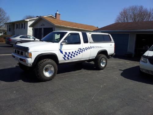 Photo of a 1989-1994 Nissan Truck in Vail White (paint color code 531)