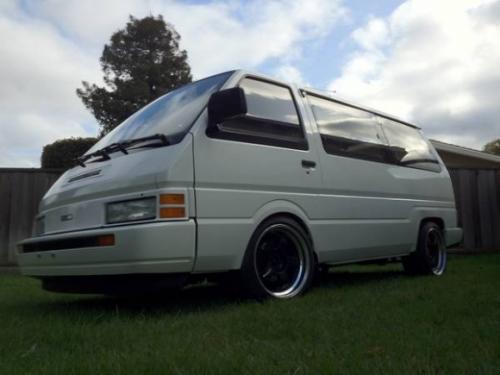 Photo of a 1987-1990 Nissan Van in Mint White (paint color code 002)