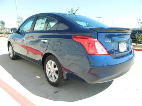 Photo of a 2012-2014 Nissan Versa in Blue Onyx (paint color code B23)