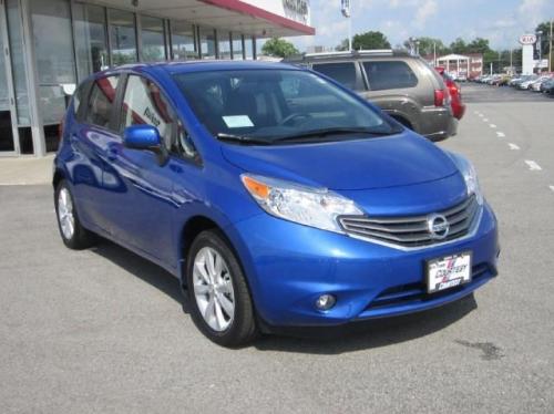 Photo of a 2014-2017 Nissan Versa Note in Metallic Blue (paint color code B17)