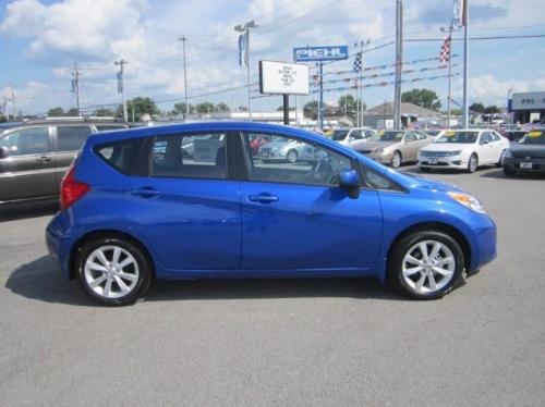 Photo of a 2014-2017 Nissan Versa Note in Metallic Blue (paint color code B17)