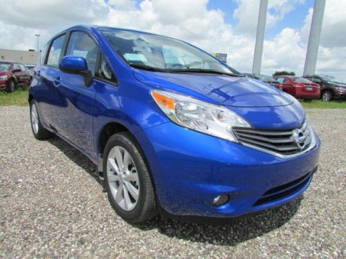 Photo of a 2014-2017 Nissan Versa Note in Metallic Blue (paint color code B17)